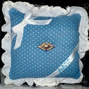 Alpha Delta Pi pin and pillow. Pearls/sapphires. University of Cincinnati 1989.